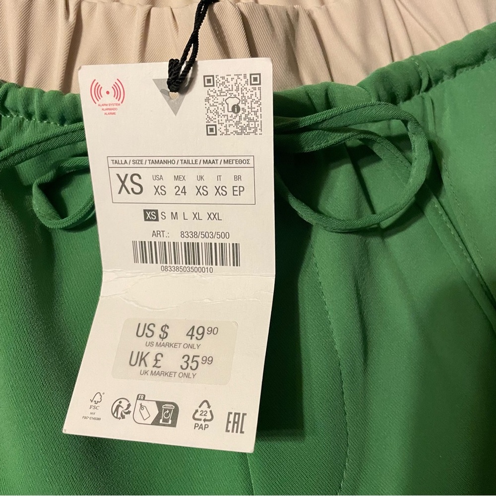 Zara Green Joggers with Elastic Waistband and Relaxed Fit - Picture 3 of 4